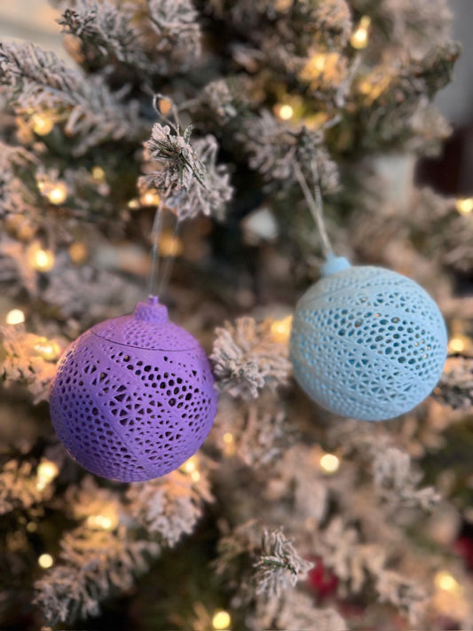 Christmas Ornament, matte color round bauble-style 3D-printed ornament